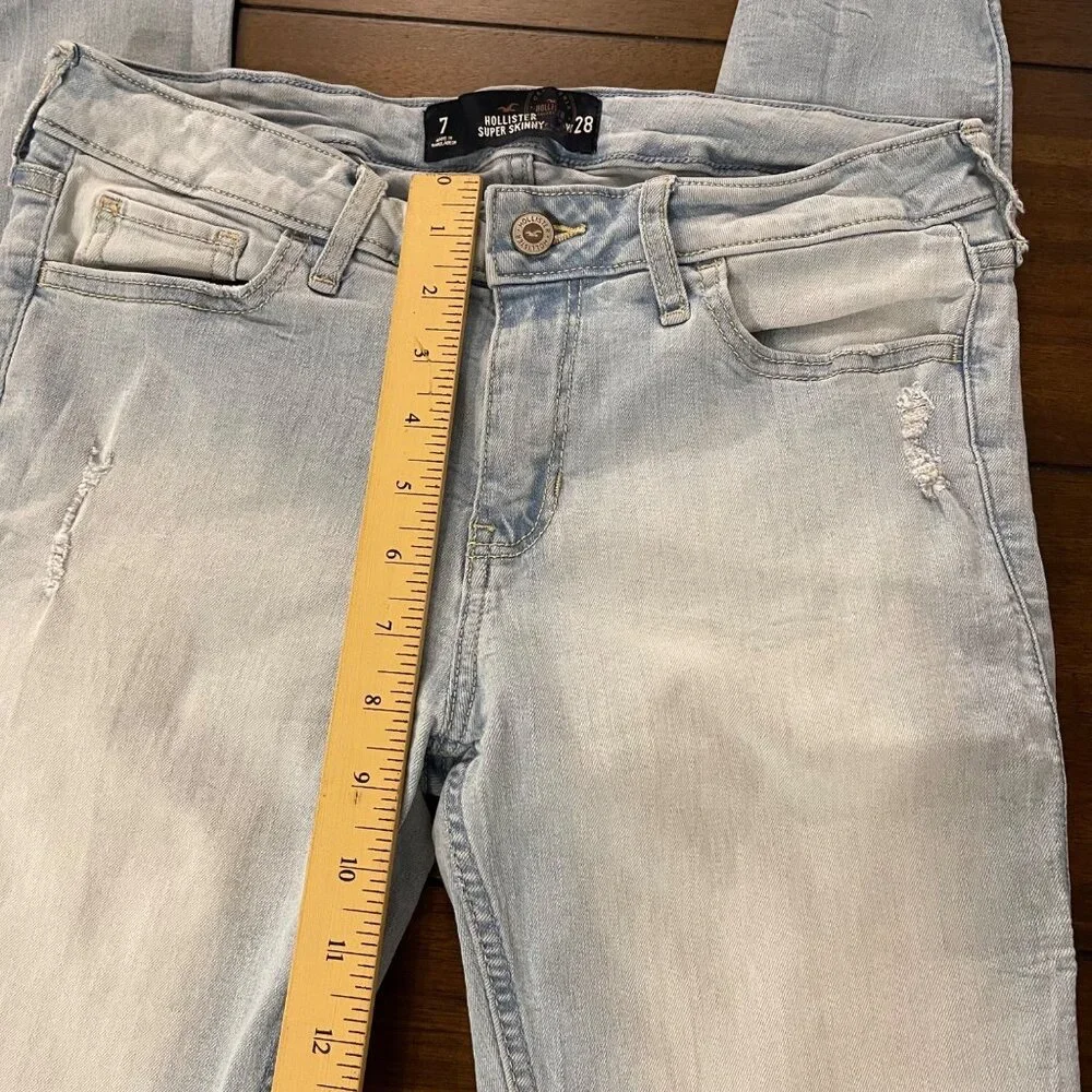 Hollister Women's Super Skinny Jeans size 28 light wash